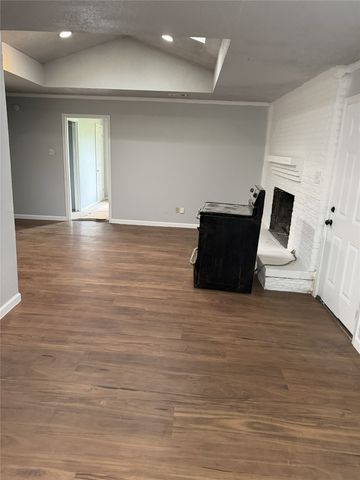 1211 Wolfe City Drive, Greenville, TX 75401