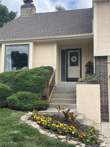 8531 Long Street, Lenexa, KS 66215