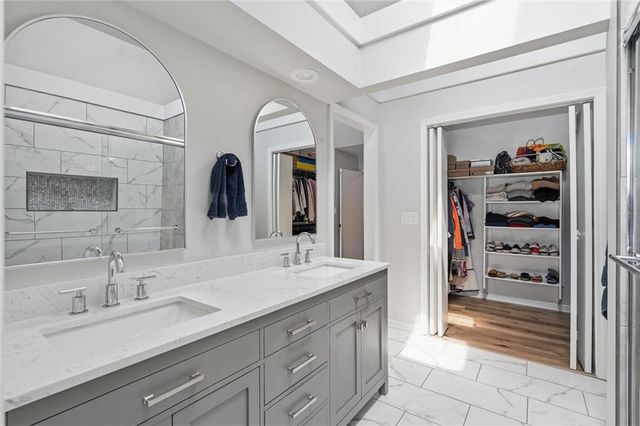 8531 Long Street, Lenexa, KS 66215