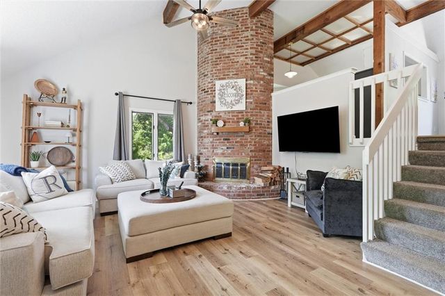 8531 Long Street, Lenexa, KS 66215