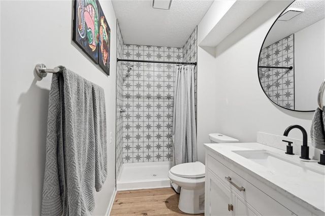 8531 Long Street, Lenexa, KS 66215
