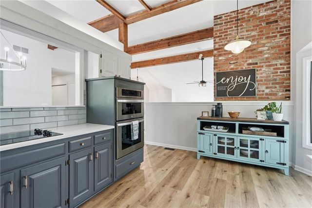 8531 Long Street, Lenexa, KS 66215
