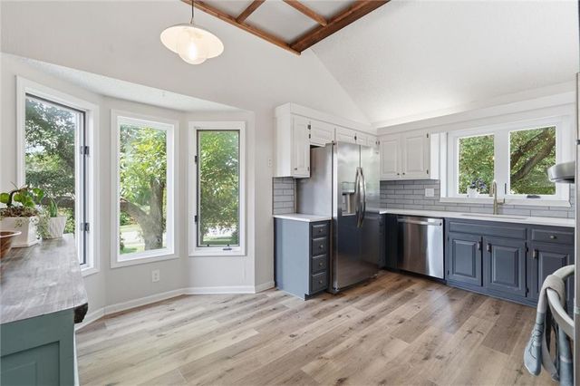 8531 Long Street, Lenexa, KS 66215