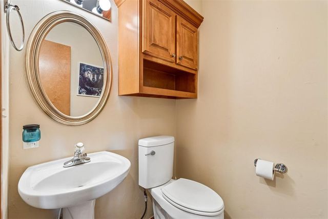 1629 Canyon Bluff Road, Guthrie, OK 73044