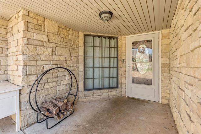 1629 Canyon Bluff Road, Guthrie, OK 73044