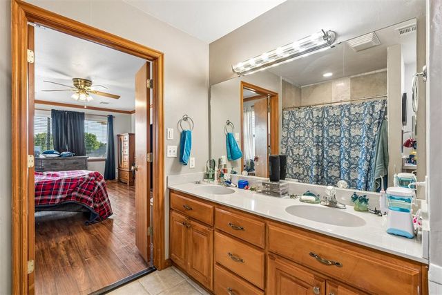 1629 Canyon Bluff Road, Guthrie, OK 73044