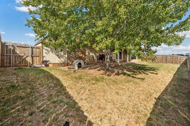 1629 Canyon Bluff Road, Guthrie, OK 73044