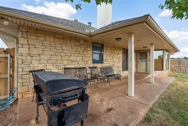1629 Canyon Bluff Road, Guthrie, OK 73044