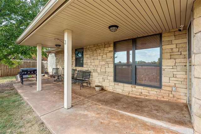 1629 Canyon Bluff Road, Guthrie, OK 73044