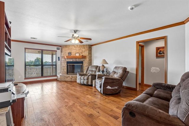 1629 Canyon Bluff Road, Guthrie, OK 73044