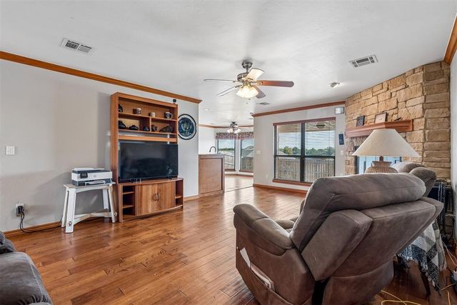 1629 Canyon Bluff Road, Guthrie, OK 73044