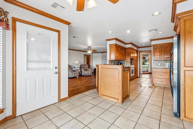 1629 Canyon Bluff Road, Guthrie, OK 73044