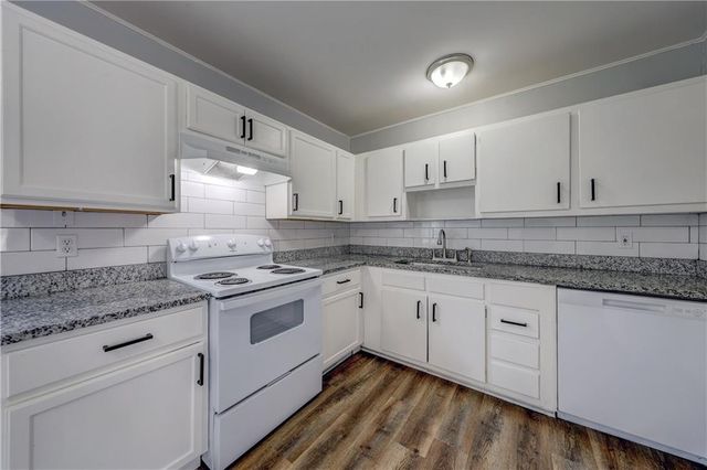 8300 E 110th Street, Kansas City, MO 64134