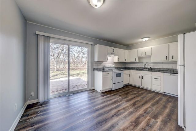 8300 E 110th Street, Kansas City, MO 64134