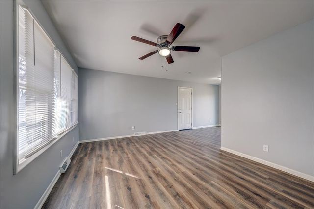 8300 E 110th Street, Kansas City, MO 64134