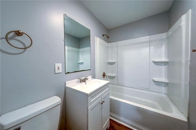 8300 E 110th Street, Kansas City, MO 64134