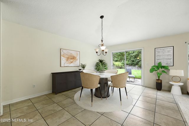2522 VICTORIA POINT Drive, Jacksonville, FL 32218