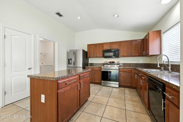 2522 VICTORIA POINT Drive, Jacksonville, FL 32218