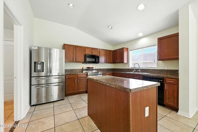 2522 VICTORIA POINT Drive, Jacksonville, FL 32218