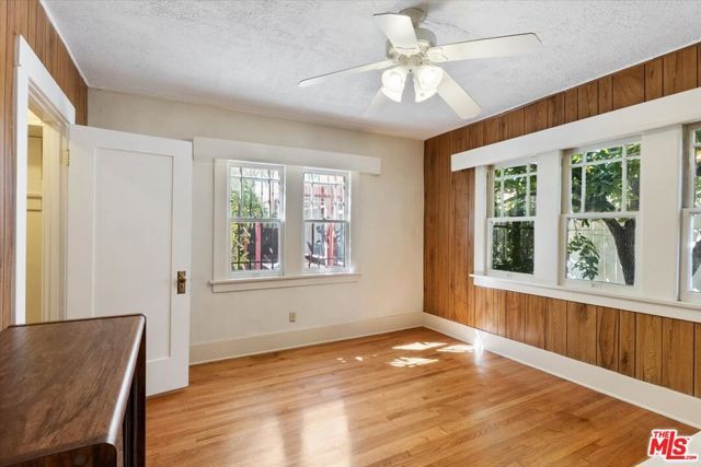 2019 West Boulevard, Los Angeles, CA 90016