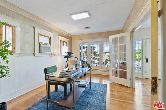 2019 West Boulevard, Los Angeles, CA 90016