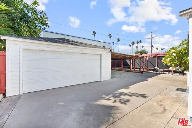 2019 West Boulevard, Los Angeles, CA 90016