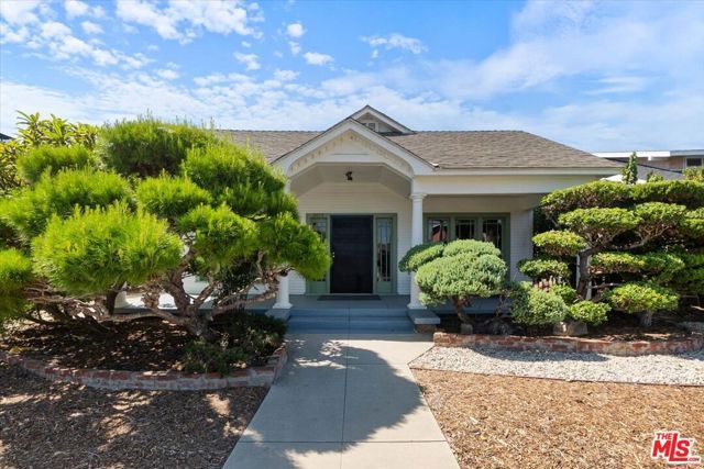 2019 West Boulevard, Los Angeles, CA 90016