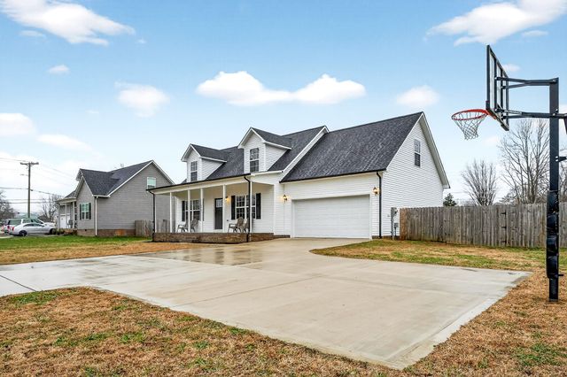 217 Peach St, Baxter, TN 38544