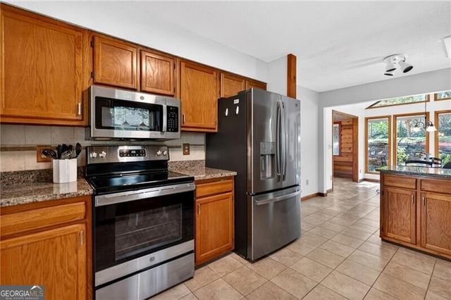 120 Farm Track, Roswell, GA 30075