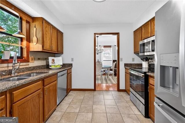 120 Farm Track, Roswell, GA 30075