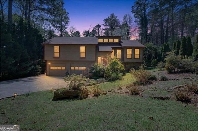 120 Farm Track, Roswell, GA 30075