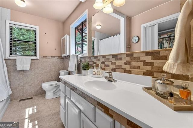 120 Farm Track, Roswell, GA 30075