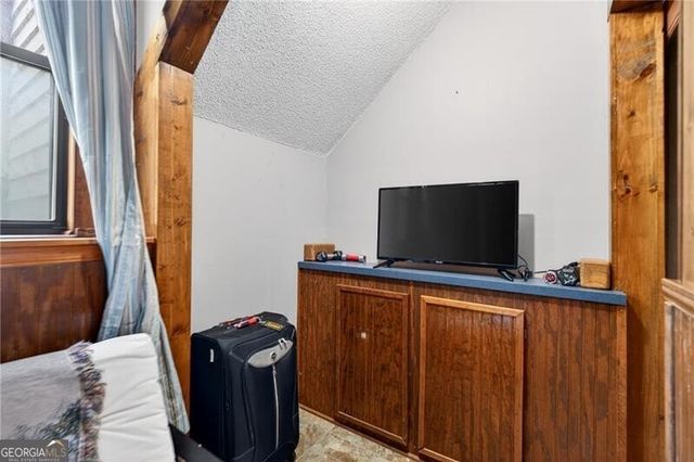 120 Farm Track, Roswell, GA 30075