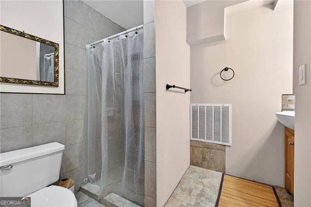 120 Farm Track, Roswell, GA 30075