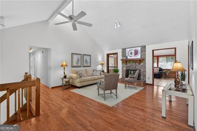 120 Farm Track, Roswell, GA 30075