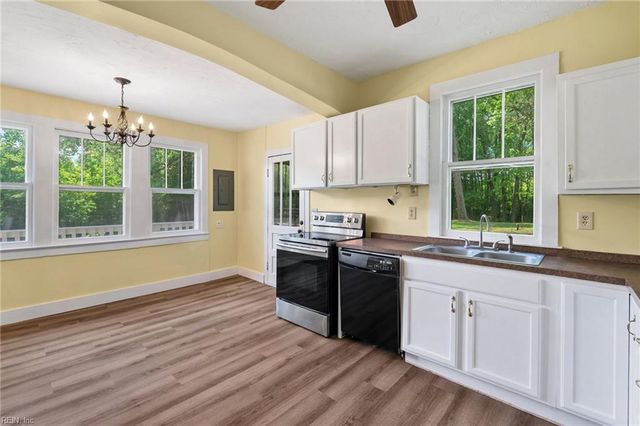 1750 Colonial TRL E, Surry, VA 23883