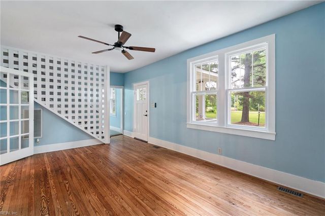 1750 Colonial TRL E, Surry, VA 23883