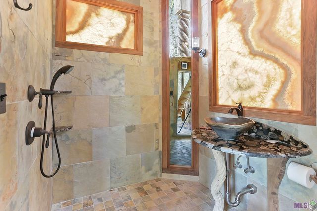 16056 Highland Bluff Ct, Baton Rouge, LA 70810