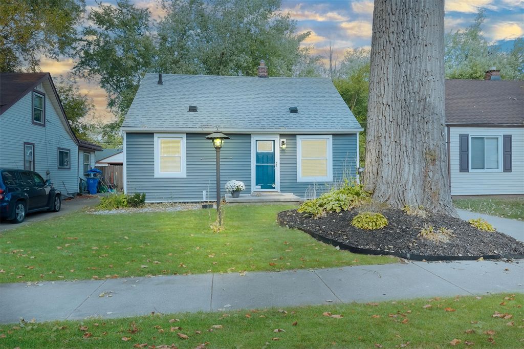 24426 Lehigh Street, Dearborn Heights, MI 48125