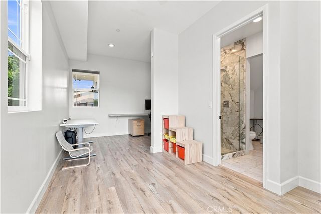 6926 Chimineas Avenue, Reseda, CA 91335