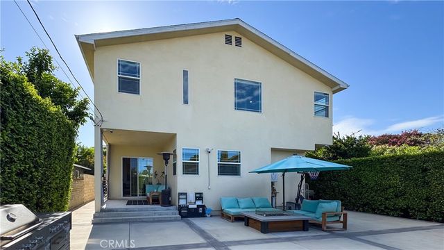 6926 Chimineas Avenue, Reseda, CA 91335