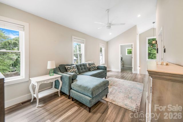 192 Virginia Avenue, Asheville, NC 28806