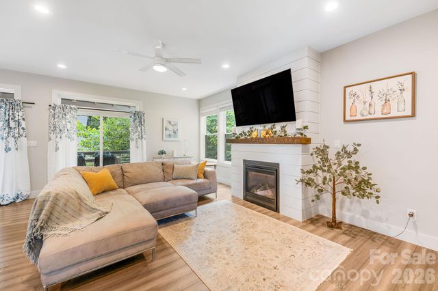 192 Virginia Avenue, Asheville, NC 28806