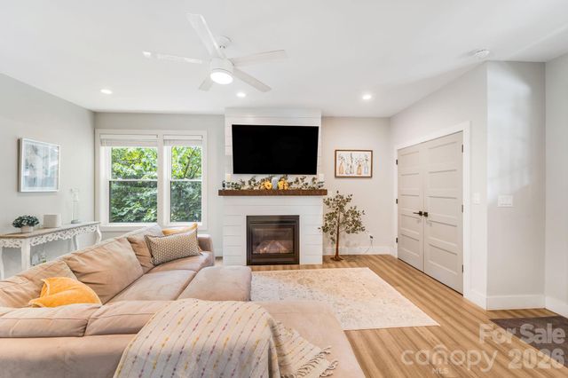 192 Virginia Avenue, Asheville, NC 28806