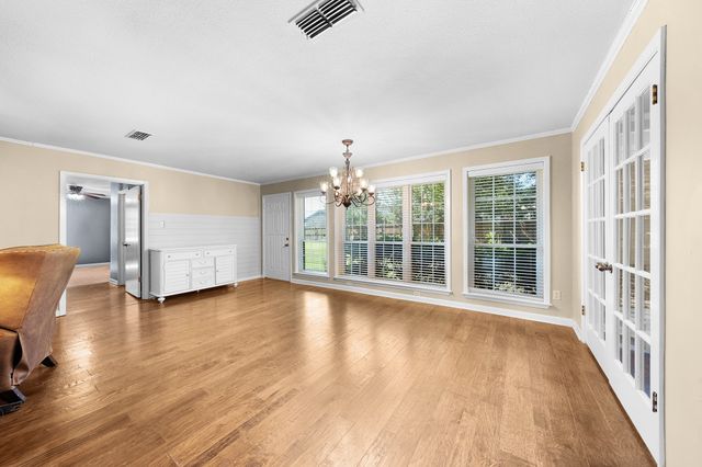 1440 Live Oak Street, Sulphur Springs, TX 75482
