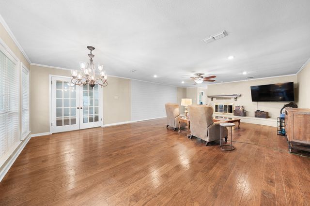 1440 Live Oak Street, Sulphur Springs, TX 75482