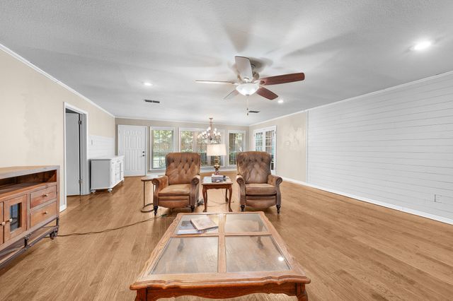 1440 Live Oak Street, Sulphur Springs, TX 75482