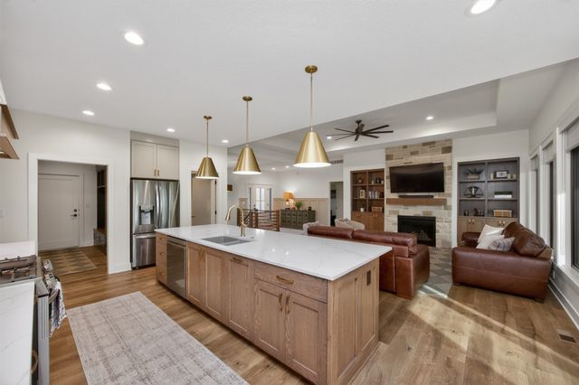 5321 173rd Street, Urbandale, IA 50323