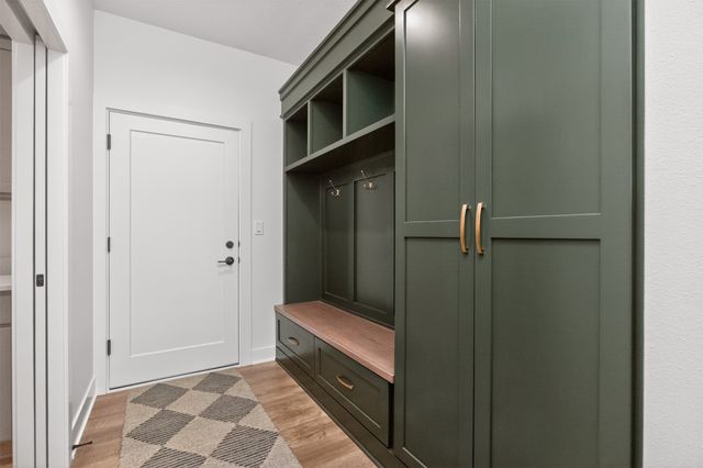 5321 173rd Street, Urbandale, IA 50323