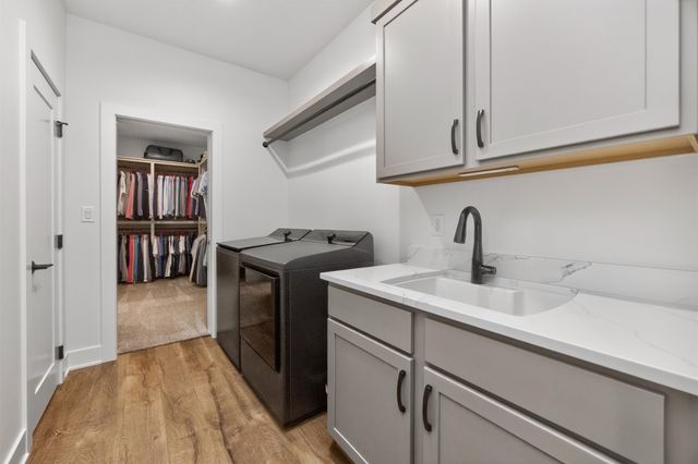 5321 173rd Street, Urbandale, IA 50323